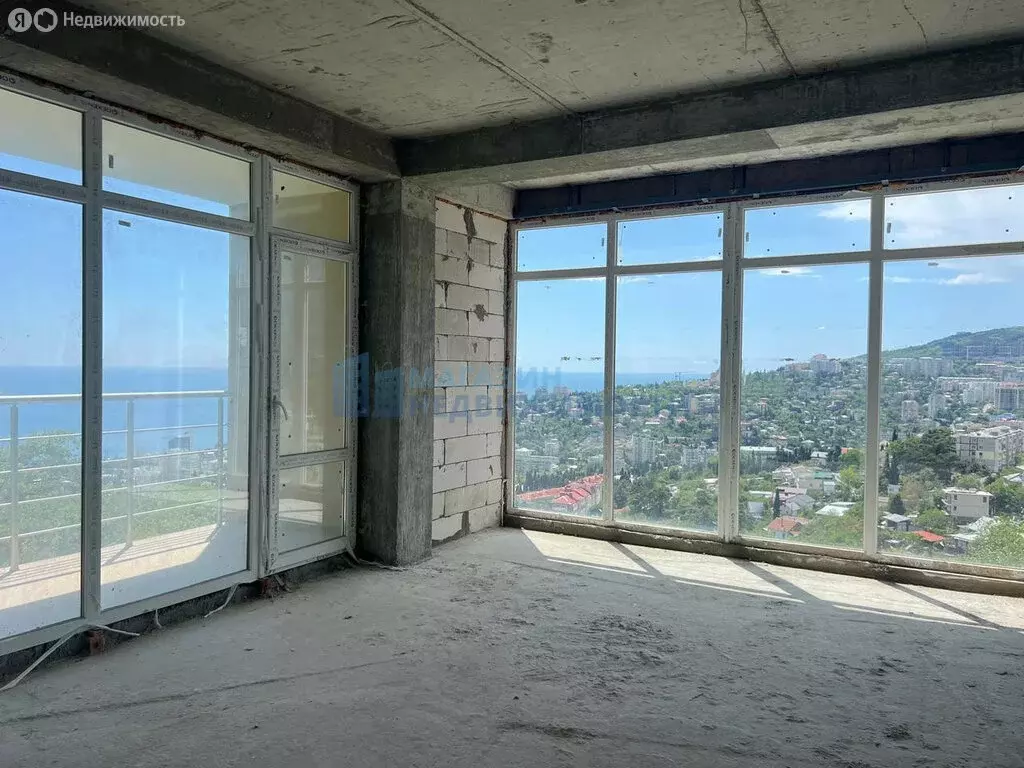 Квартира-студия: Ялта, улица Аверкина, 2А (29.8 м) - Фото 1