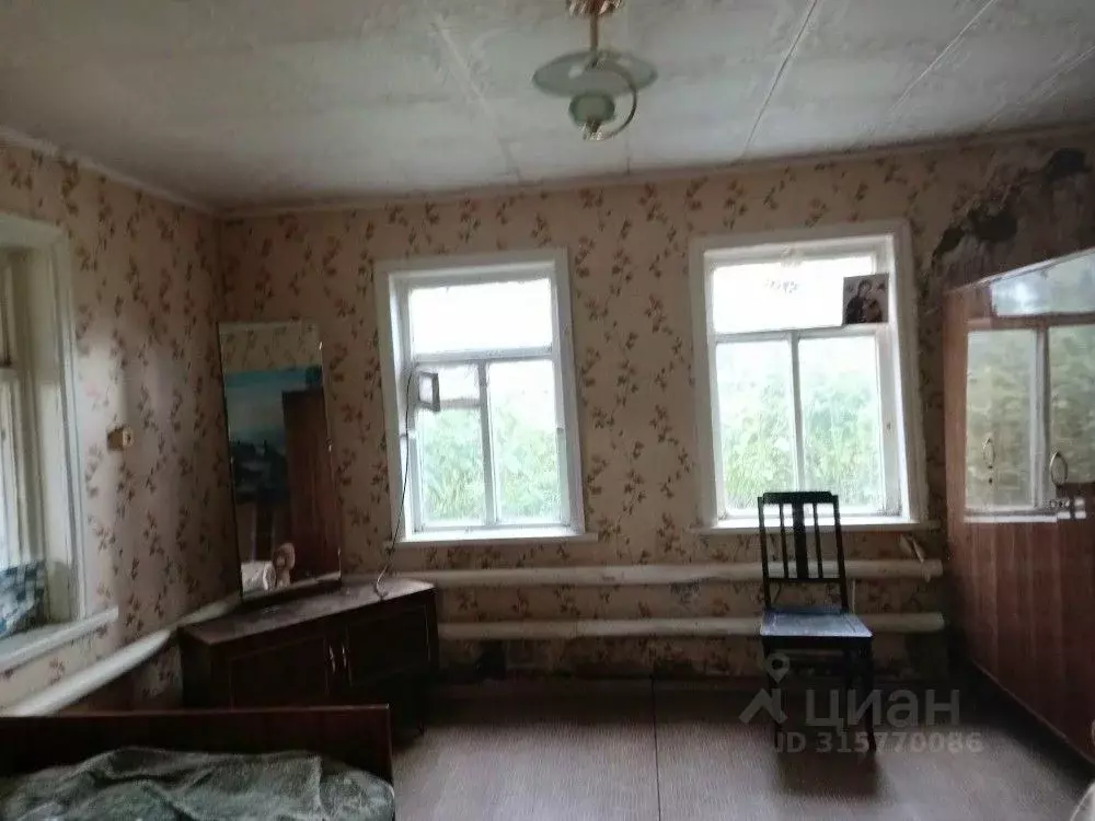 Дом в Оренбургская область, Бузулукский район, Красногвардейский ... - Фото 1