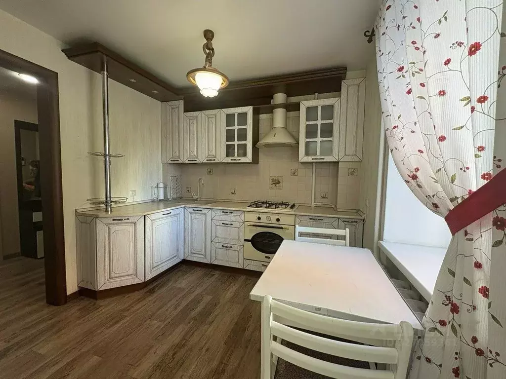 2-к кв. Свердловская область, Екатеринбург ул. Азина, 20к4 (50.4 м) - Фото 2