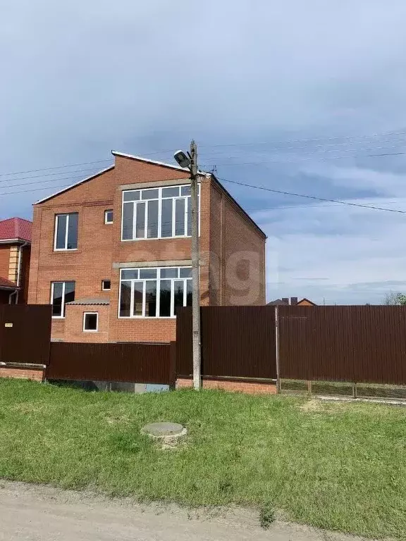 Дом в Ростовская область, Азов Азовский район, ул. Цветаевой (290 м) - Фото 1