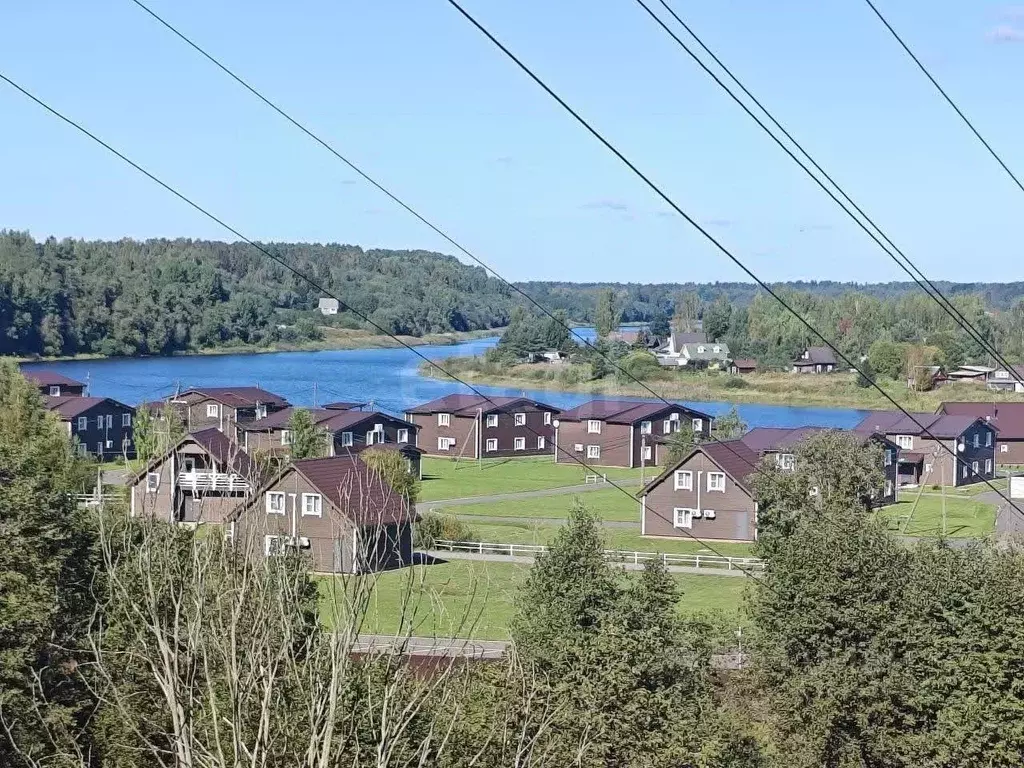 Дом в Ленинградская область, Волховский район, Колчановское с/пос, д. ... - Фото 1