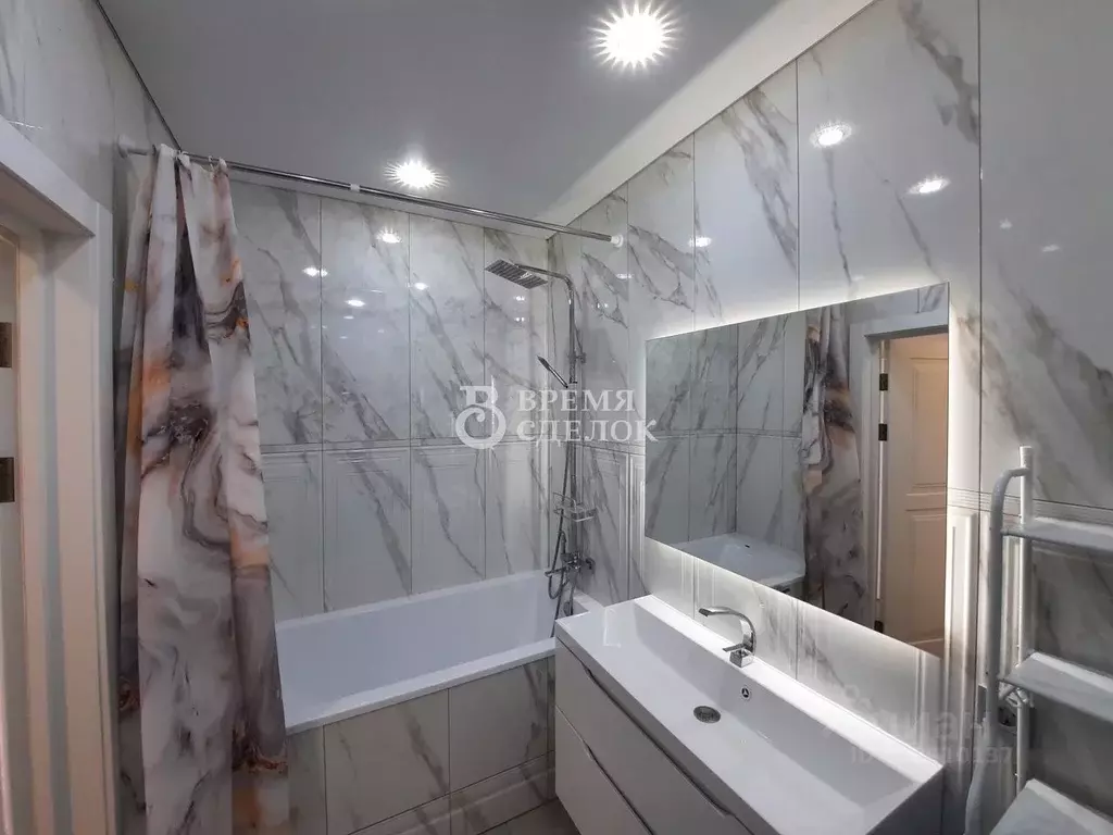 2-к кв. Владимирская область, Владимир ул. Всесвятская, 12 (64.8 м) - Фото 0