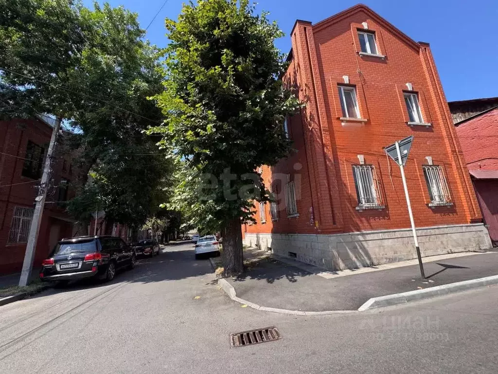 Дом в Северная Осетия, Владикавказ ул. Владимира Баллаева, 26 (302 м) - Фото 1