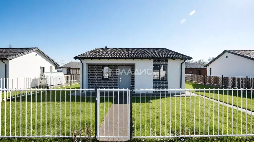 Дом в Калининградская область, Гурьевский муниципальный округ, пос. ... - Фото 1