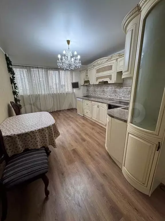 2-к. квартира, 69 м, 8/17 эт. - Фото 0