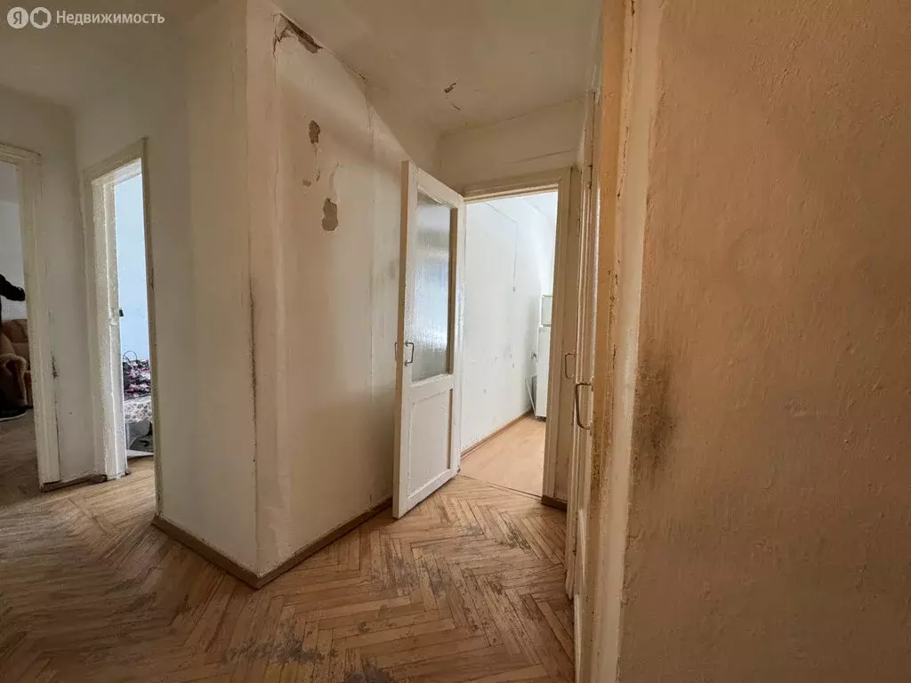 3-комнатная квартира: Апшеронск, улица Ленина, 18 (57.2 м) - Фото 1