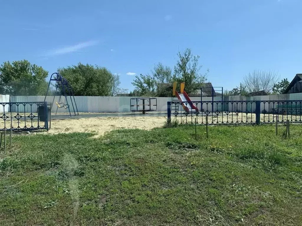 Дом в Белгородская область, Вейделевка рп ул. Свободы, 170 (28 м) - Фото 1