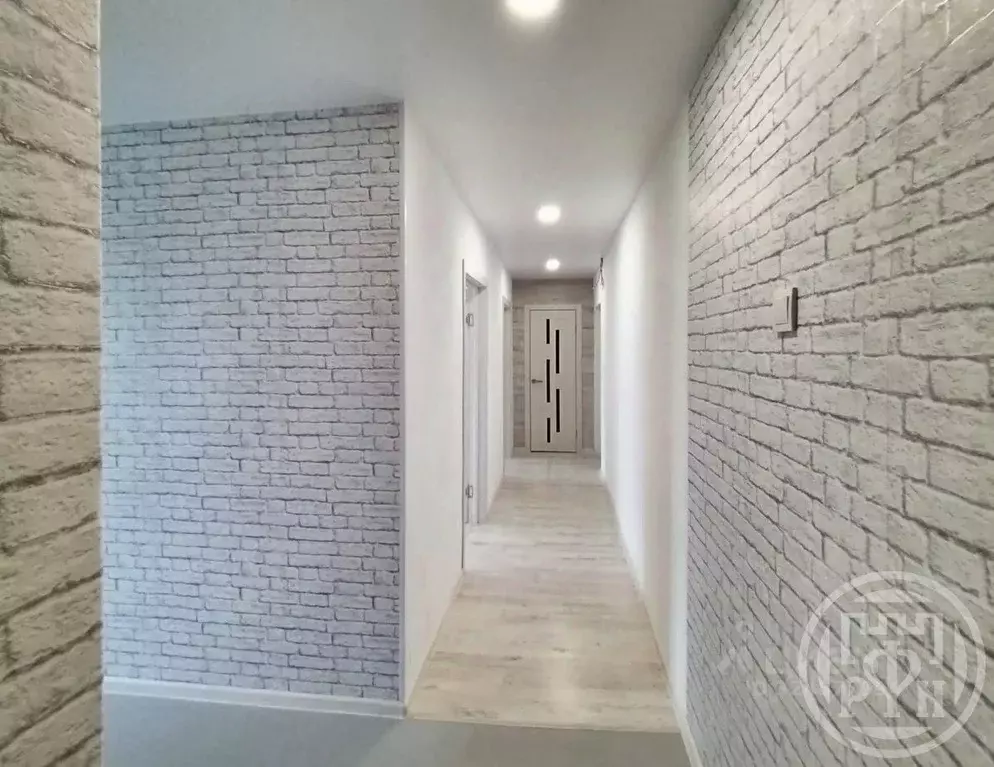 3-к кв. Санкт-Петербург, Санкт-Петербург, Петергоф Ропшинское ш., 4 ... - Фото 1