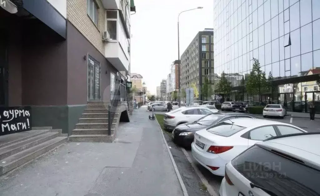 Торговая площадь в Тюменская область, Тюмень ул. Сакко, 5 (100 м) - Фото 1