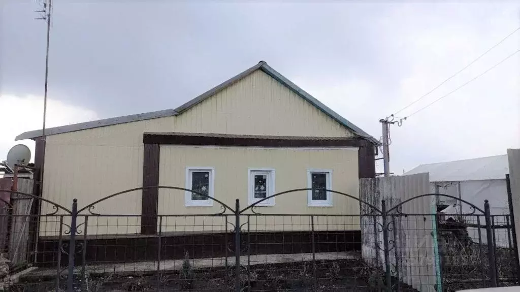 Дом в Белгородская область, Новооскольский городской округ, с. ... - Фото 0