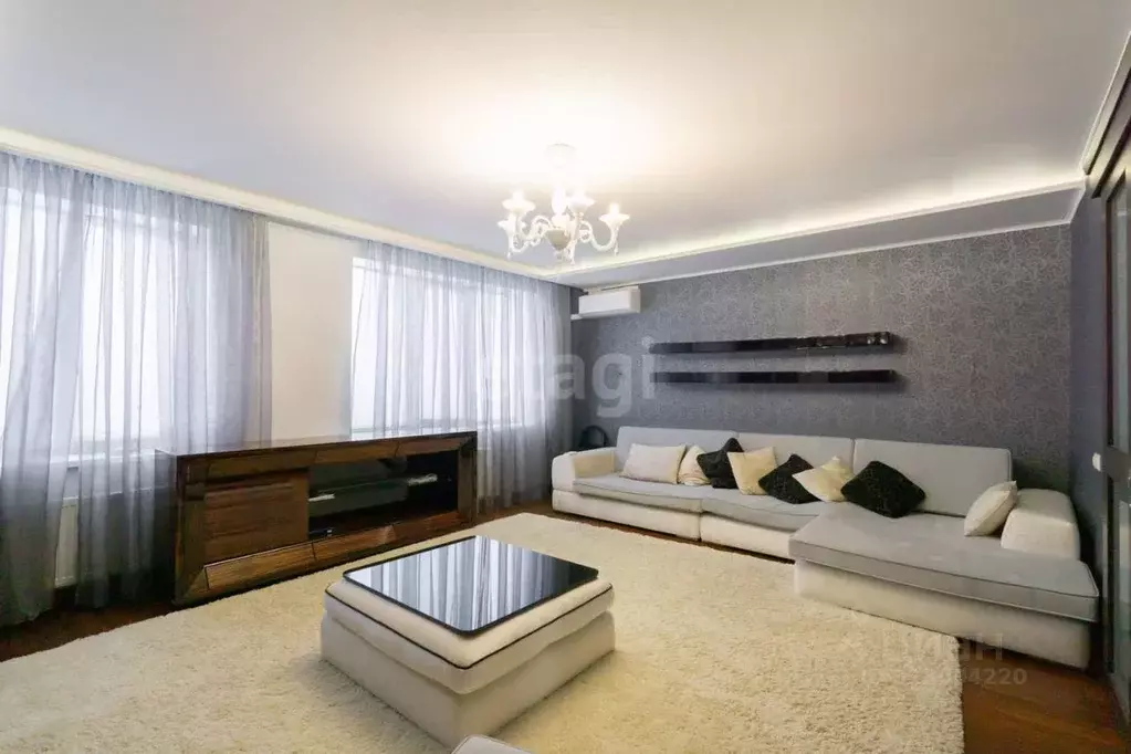 4-к кв. Татарстан, Нижнекамск ул. Гагарина, 19 (214.1 м) - Фото 0