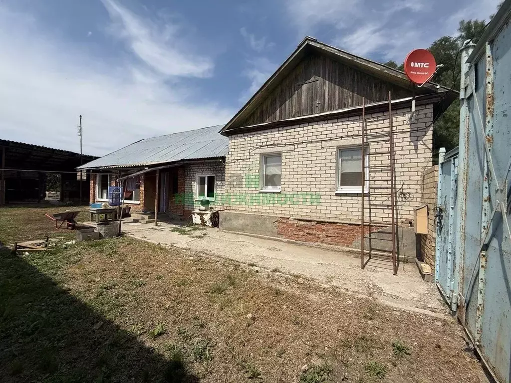 Дом в Саратовская область, Балаковский район, Натальинское ... - Фото 1