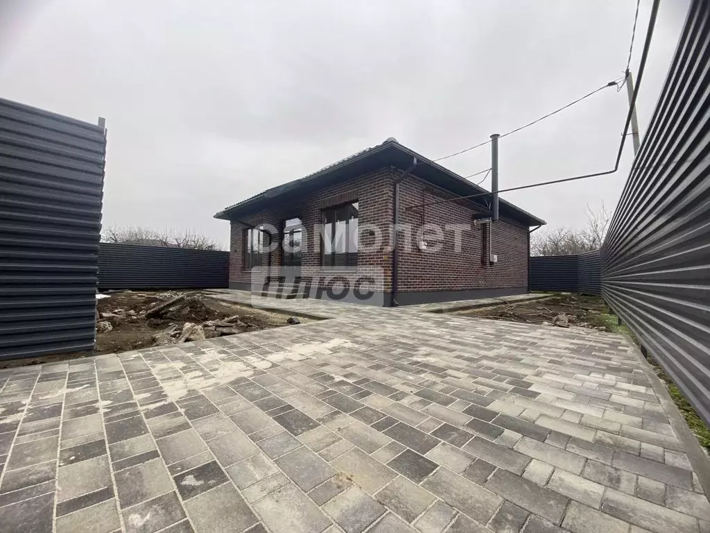 Дом в Краснодарский край, Тимашевск Интернациональная ул. (90 м) - Фото 1