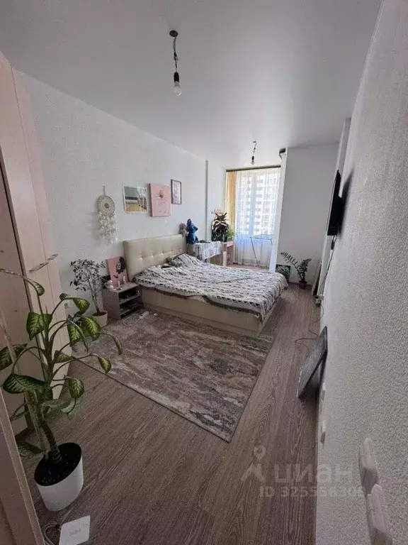 1-к кв. Свердловская область, Екатеринбург пер. Светлый, 5 (40.0 м) - Фото 1