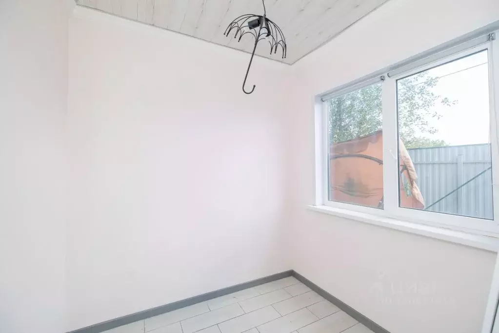 Дом в Оренбургская область, Оренбургский район, Нежинский сельсовет, ... - Фото 2