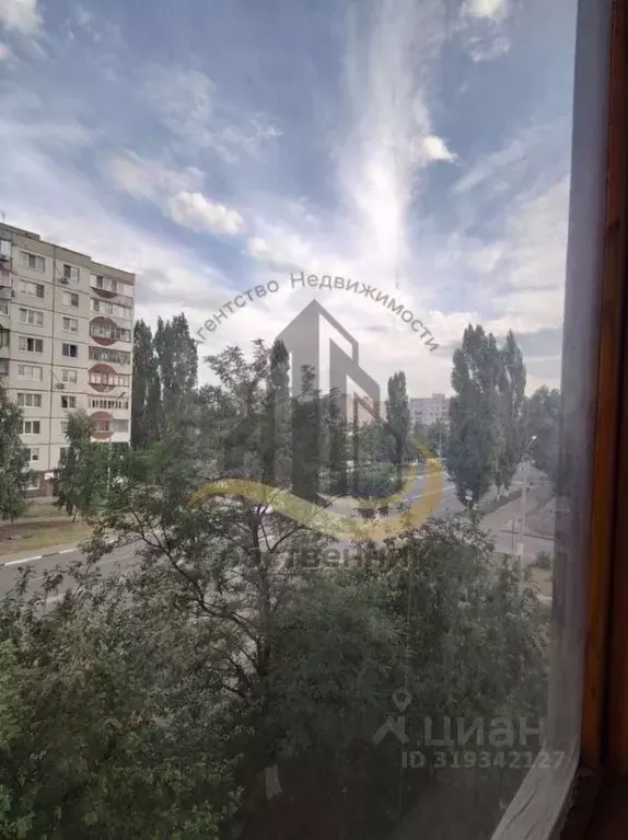 2-к кв. Белгородская область, Старый Оскол Юбилейный мкр, 1А (54.0 м) - Фото 0