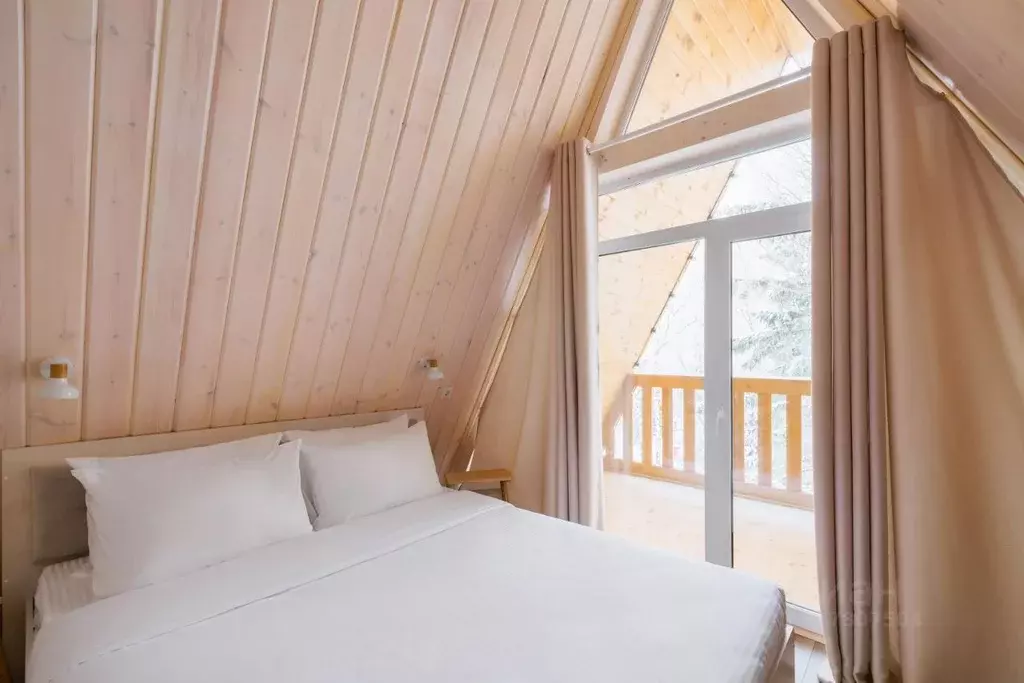 Дом в Пермский край, Губаха Краснооктябрьская ул., 28 (1 м) - Фото 1