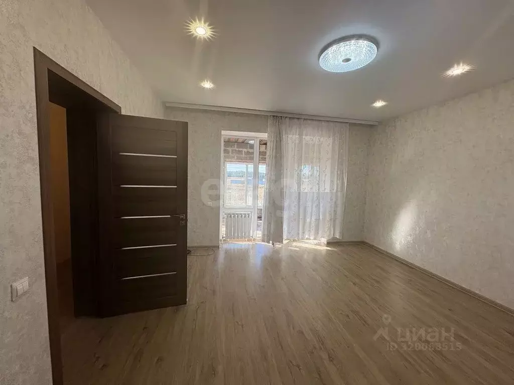 Дом в Белгородская область, Корочанский район, Мелиховское с/пос, с. ... - Фото 1