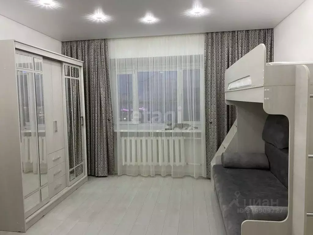 2-к кв. Ямало-Ненецкий АО, Салехард ул. Чубынина, 12 (53.2 м) - Фото 1