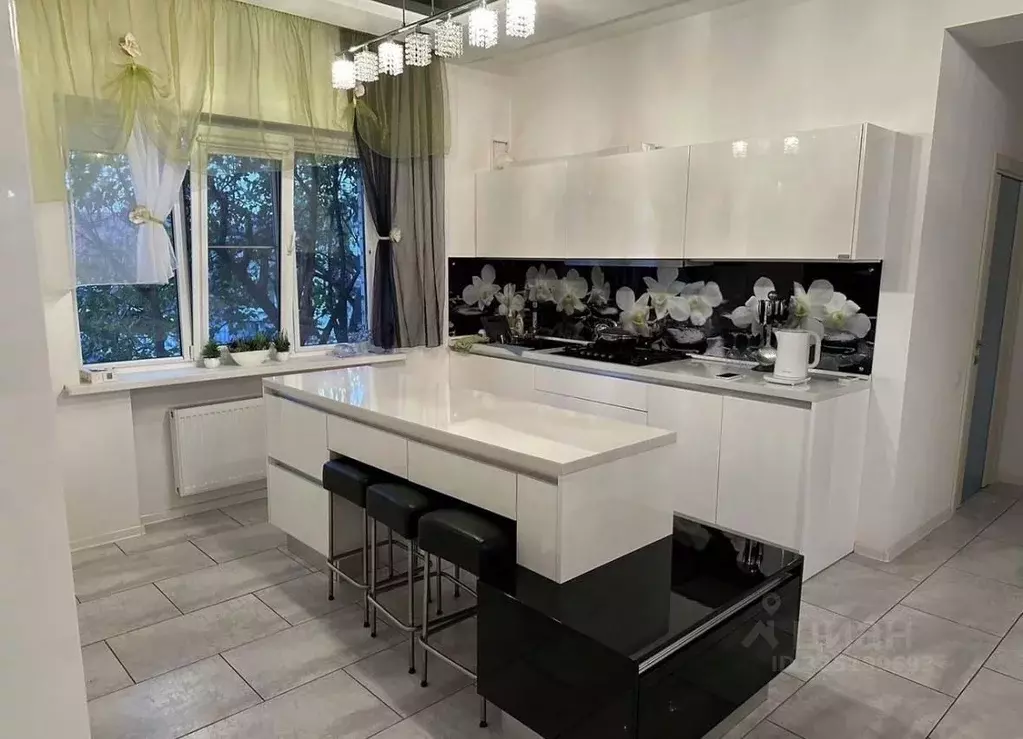 Дом в Ставропольский край, Ставрополь Таманская ул., 8 (190 м) - Фото 1