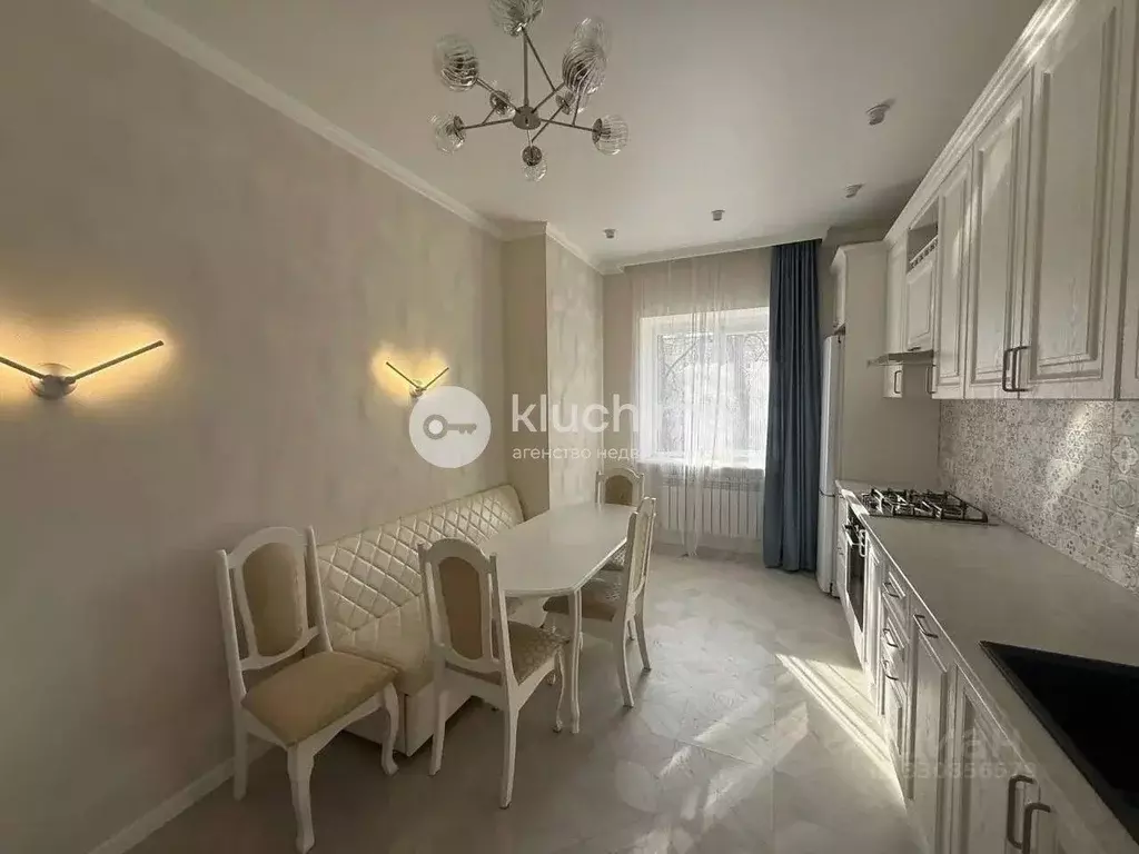 2-к кв. Татарстан, Казань ул. Гастелло, 1 (80.0 м) - Фото 1