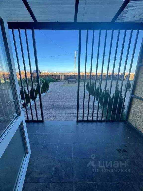 2-к кв. Адыгея, Тахтамукайский район, Старобжегокайское с/пос, Хомуты ... - Фото 1