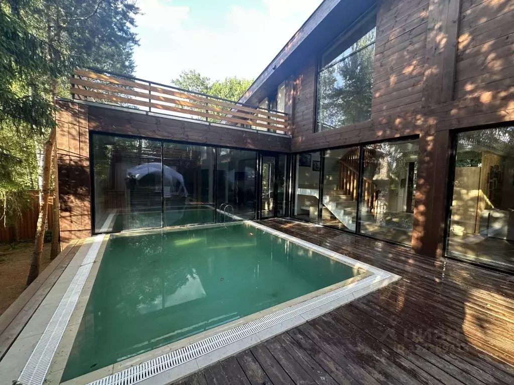 Дом в Московская область, Одинцовский городской округ, с. Знаменское ... - Фото 1