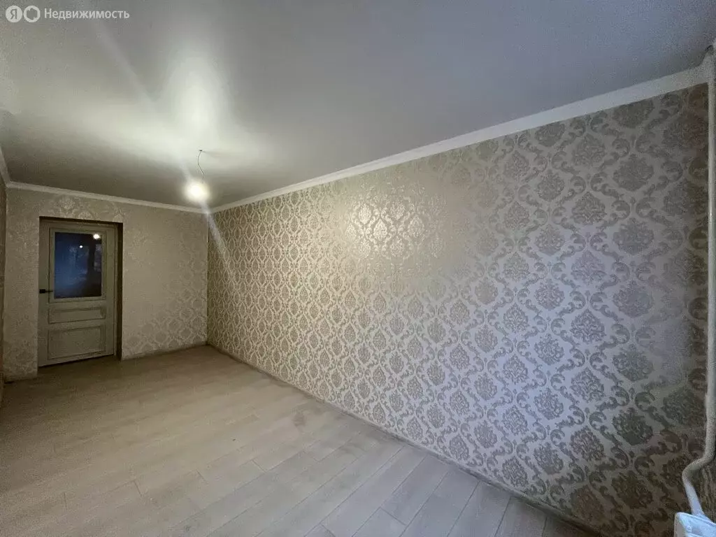 3-комнатная квартира: Нальчик, улица Мусукаева, 4 (57 м) - Фото 1