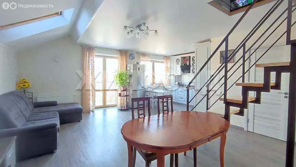 2-комнатная квартира: Пионерский, Донская улица, 6А (73 м) - Фото 1