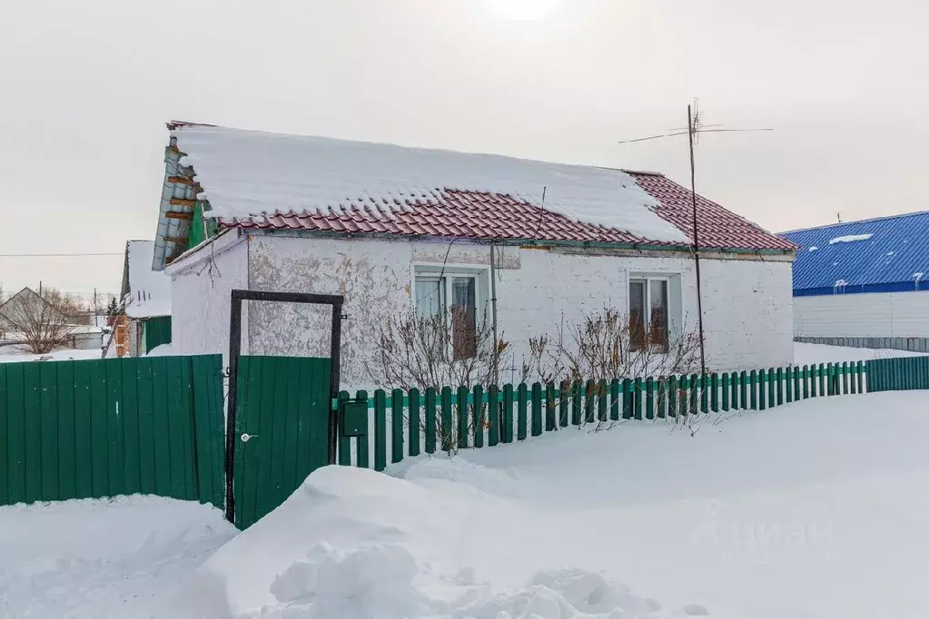 Дом в Омская область, Азовский район, Гауфское с/пос, д. Гауф ул. ... - Фото 0