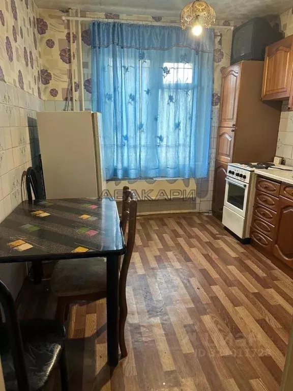 2-к кв. Красноярский край, Красноярск ул. Вейнбаума, 38/31 (56.0 м) - Фото 0