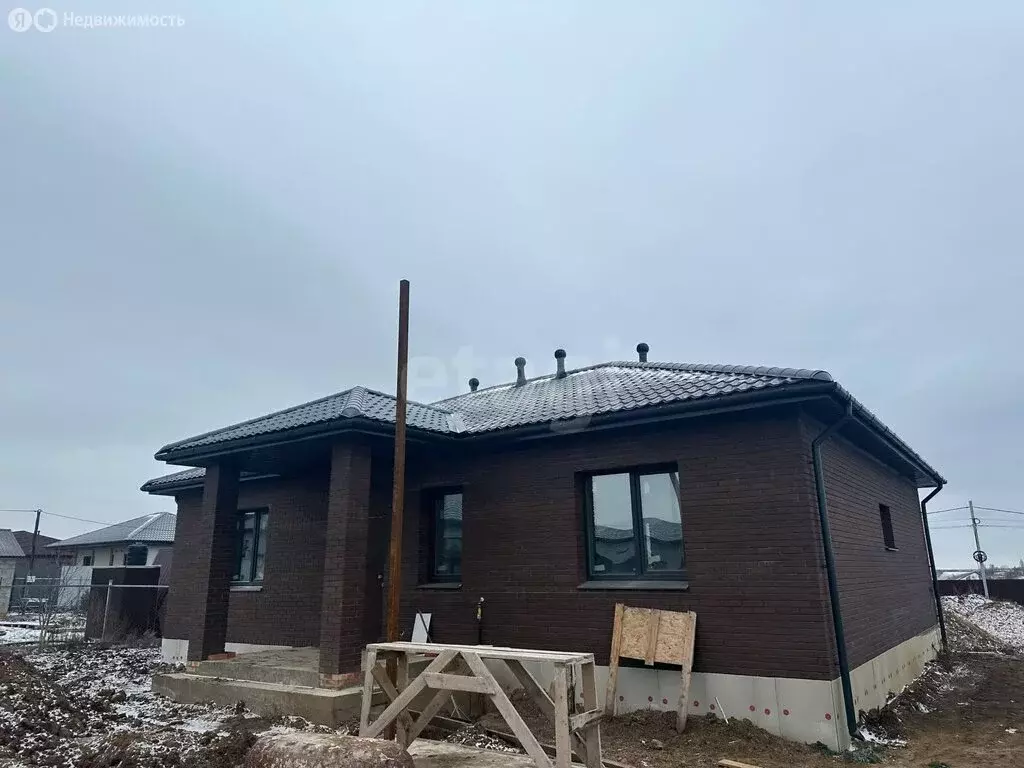 Дом в село Усть-Курдюм, улица имени А.Ф. Сушкова, 37 (100 м) - Фото 2