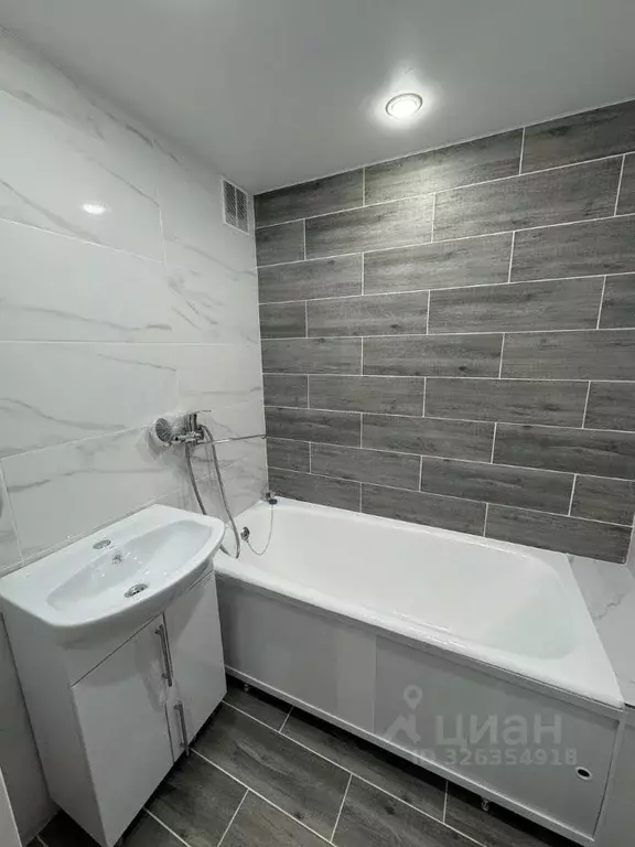 1-к кв. Псковская область, Псков Рижский просп., 65 (33.0 м) - Фото 1