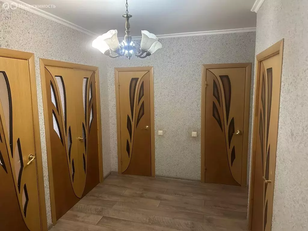3-комнатная квартира: Астрахань, Хибинская улица, 6к2 (61.5 м) - Фото 1