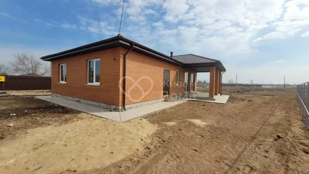 Дом в Волгоградская область, Волжский Трубник СНТ, ул. 1-я (109 м) - Фото 1