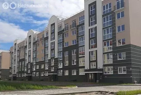 2-комнатная квартира: Пионерский, улица Гептнера, 9к1 (57 м) - Фото 0