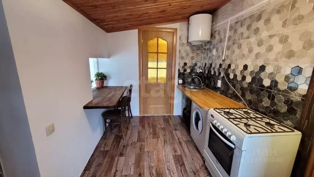 Дом в Крым, Раздольненский район, Березовское с/пос, с. Березовка ул. ... - Фото 1