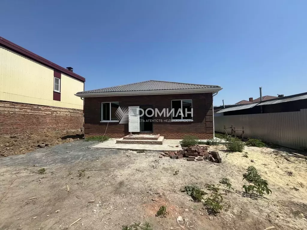 Дом в Ростовская область, Новочеркасск пер. Минина (100 м) - Фото 1