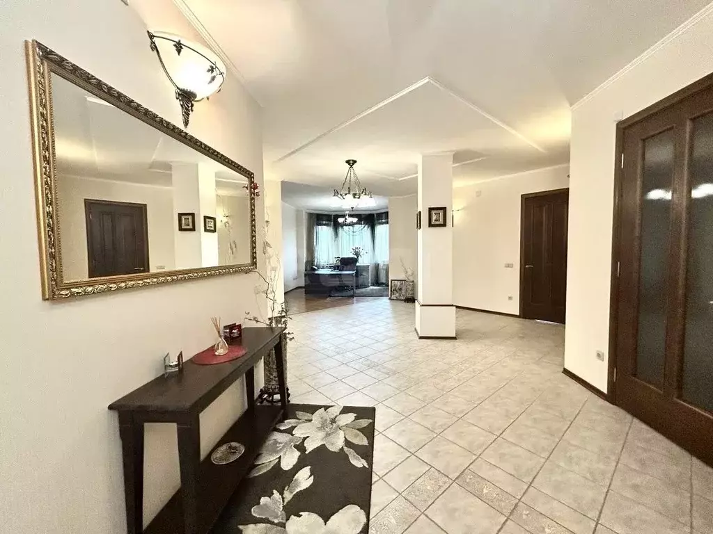 4-к кв. Татарстан, Казань ул. Карла Маркса, 39а (182.5 м) - Фото 1