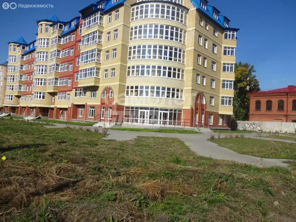 3-комнатная квартира: Омск, улица 10 лет Октября, 43/1 (136 м) - Фото 0