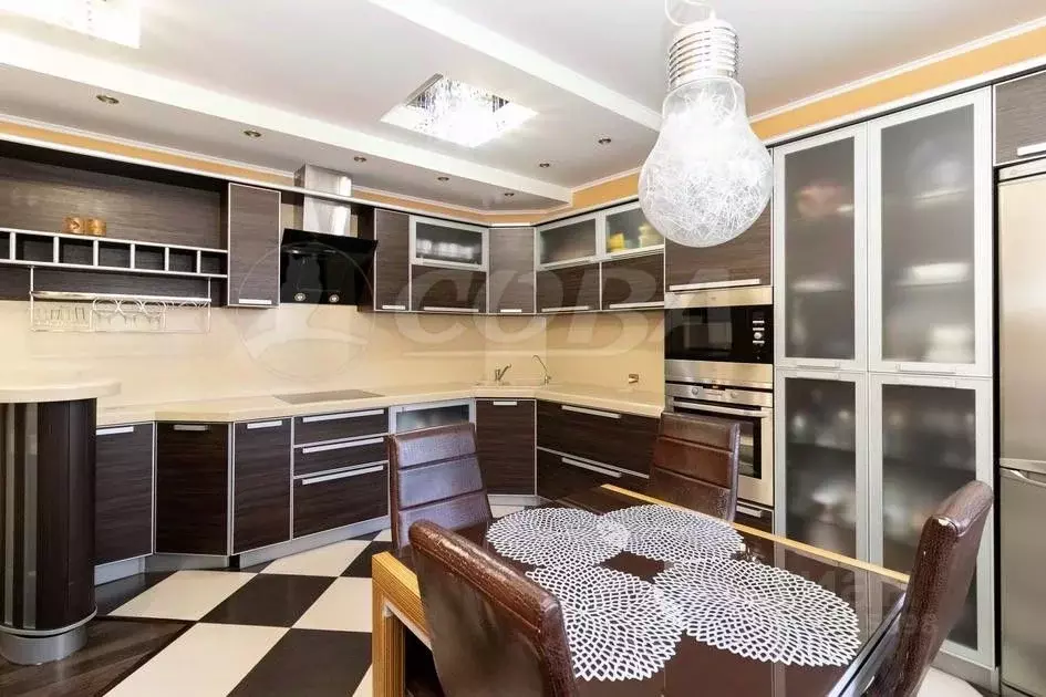 3-к кв. Тюменская область, Тюмень ул. Баумана, 31/2 (91.0 м) - Фото 1