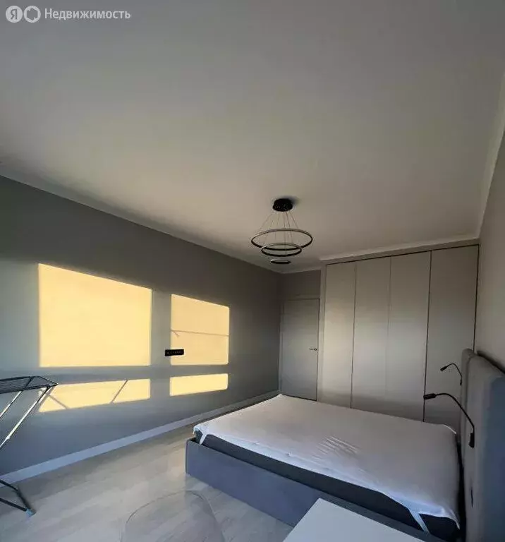 3-комнатная квартира: Краснодар, Российская улица, 267к5 (72 м) - Фото 1