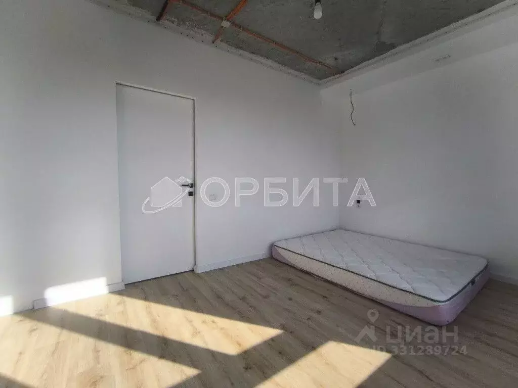 2-к кв. Тюменская область, Тюмень ул. Пожарных и Спасателей, 5 (72.3 ... - Фото 2