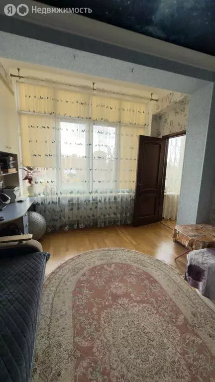 3-комнатная квартира: Махачкала, улица Абдуллы Гаджиева, 14В (93 м) - Фото 2