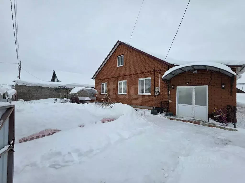 Дом в Башкортостан, Кушнаренковский сельсовет, с. Тарабердино ул. ... - Фото 1