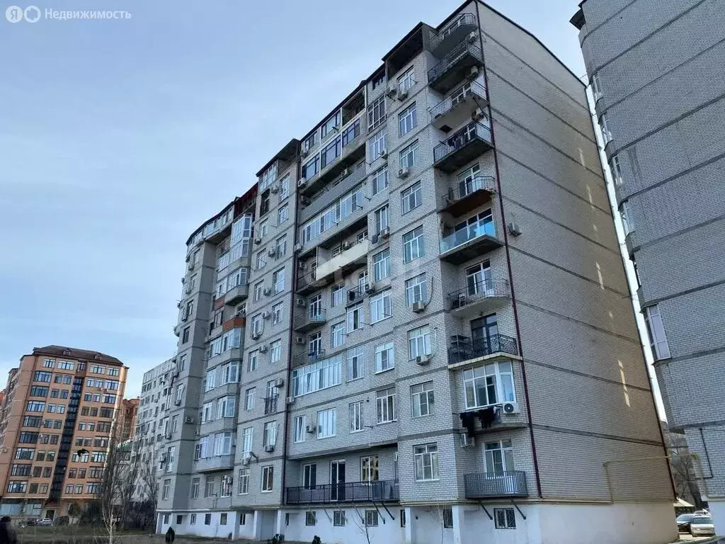 2-комнатная квартира: Каспийск, улица М. Халилова, 30А (70 м) - Фото 1