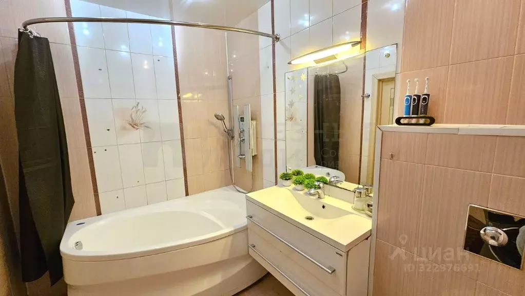 3-к кв. Новгородская область, Великий Новгород Речной пер., 8 (94.9 м) - Фото 1