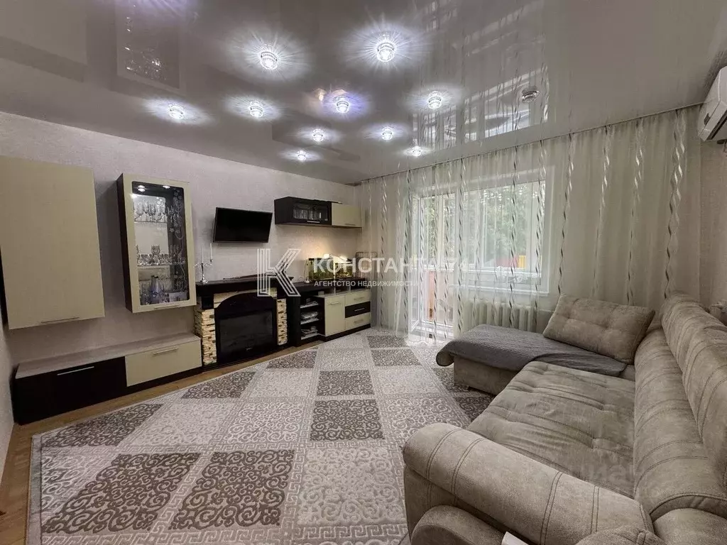 2-к кв. Челябинская область, Челябинск ул. Стахановцев, 120А (56.6 м) - Фото 0