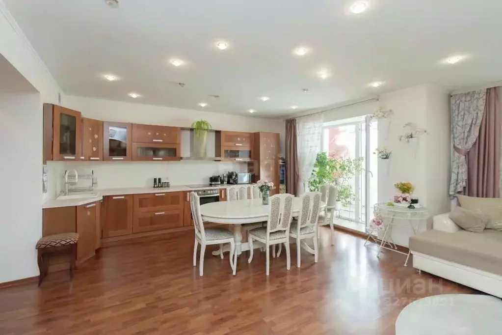 2-к кв. Тюменская область, Тюмень Широтная ул., 29к2 (85.2 м) - Фото 1