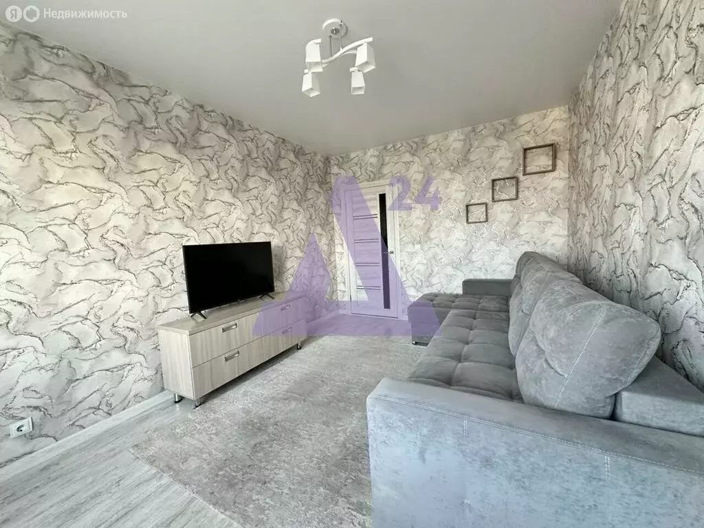 3-комнатная квартира: Барнаул, улица Энтузиастов, 65 (72 м) - Фото 1